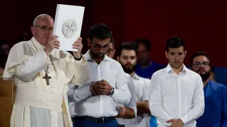 Papa Francesco invia i giovani ai "sepolcri vuoti" della sofferenza umana