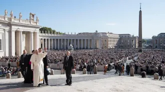 Papa: “Il dialogo abbatte i muri delle divisioni e delle incomprensioni”