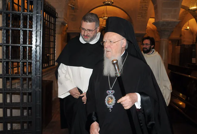 Patriarca Bartolomeo | Il Patriarca Bartolomeo in visita alla tomba di San Nicola, Bari, 5 dicembre 2016 | Diocesi di Bari-Bitonto