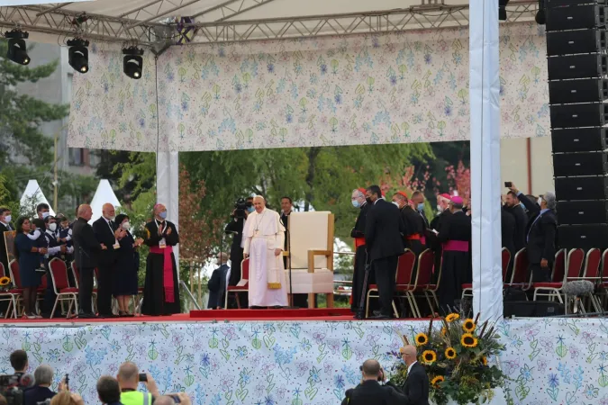 Il Papa incontra la Comunità Rom a Luník |  | Andrea Gagliarducci / Vamp pool