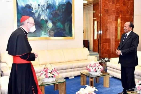 Il Cardinale Parolin con il presidente camerunense Biya / alwihadinfo