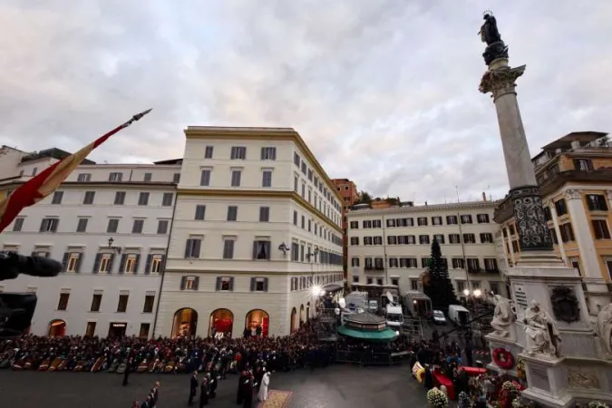 L'omaggio del Papa a Piazza San Spagna |  | Daniel Ibanez / ACI group