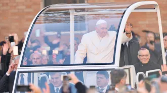   Il Papa ai giovani. “No schiavi di un cellulare, ma cambiate il mondo come Maria"