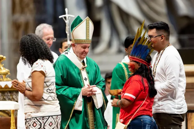 Papa Francesco celebra la messa per l' apertura del Sinodo per l' Amazzonia |  | Daniel Ibanez / Aci Group