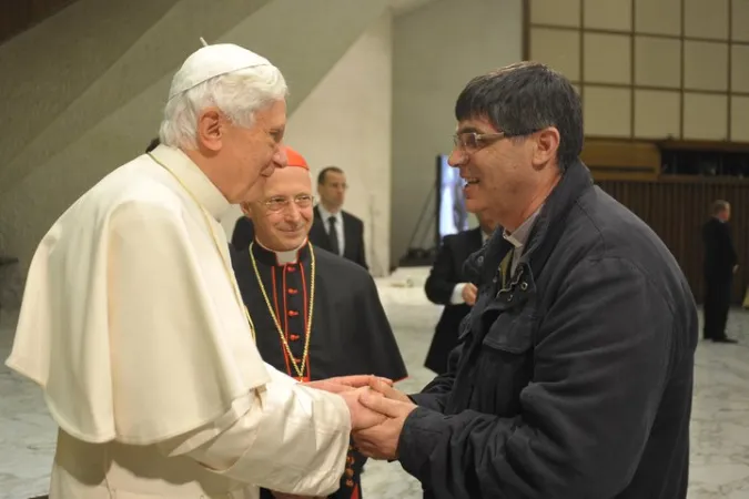 Don Maurizio con Papa Benedetto XV  |  | Facebook/ OR
