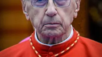 Il Papa visita al Gemelli il cardinale Etchegaray
