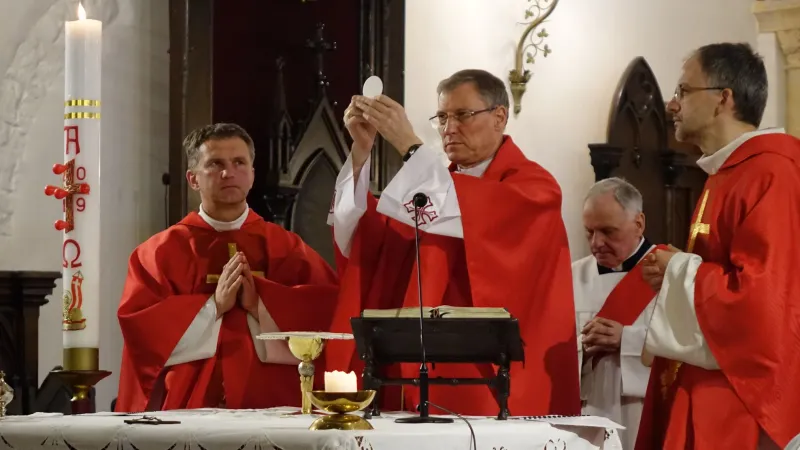 arcivescovo Zbignevs Stankevics | L'arcivescovo Zbignevs Stankevics di Riga durante una celebrazione  | Zbignevs Stankevics FB