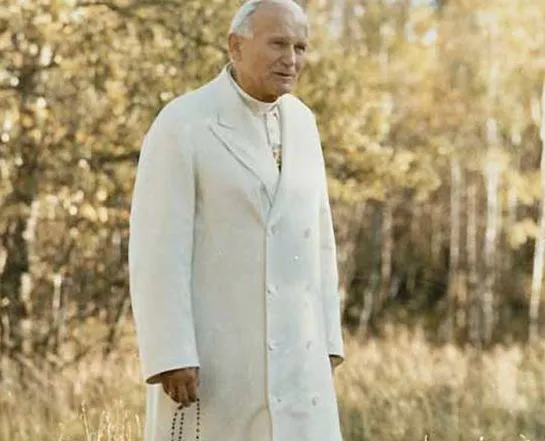 Giovanni Paolo II recita il Rosario  |  | pd