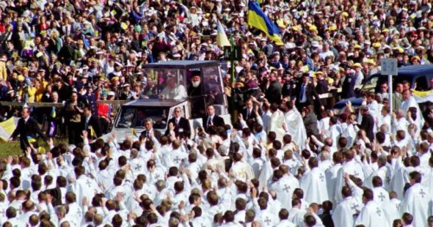 Giovanni Paolo II in Ucraina | Giovanni Paolo II alla Divina Liturgia di beatificazione dei martiri greco-cattolici ucraini a Lviv (Leopoli) il 27 giugno 2001 | tsn.ua