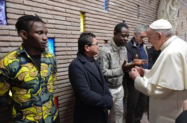Papa Francesco visita la struttura per i sensa fissa dimora a Fiumicino |  | Vatican Media / ACI Group