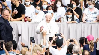 Il Papa: "La solidarietà oggi è la strada da percorrere verso un mondo post-pandemia"