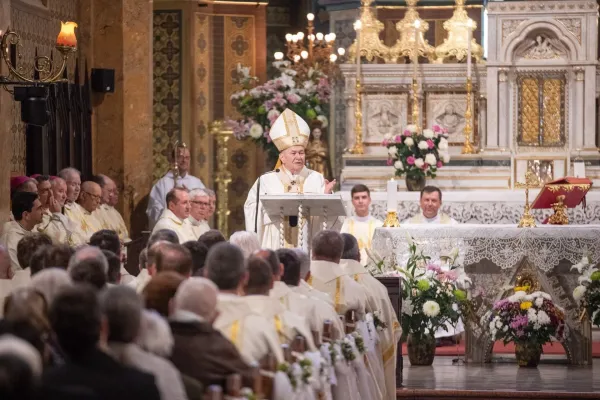 L'arcivescovo Robu durante la Messa per i suoi 75 anni nella cattedrale di San Giuseppe, 6 novembre 2109 / Francisc Dobos / Arcidiocesi Bucarest