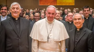 Il Papa: "Gesuiti siano servitori della gioia del Vangelo. Misericordia è stile di vita"