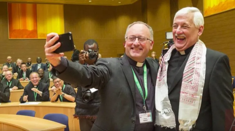 Il selfie di Padre Spadaio con Padre Sosa |  | http://gc36.org/