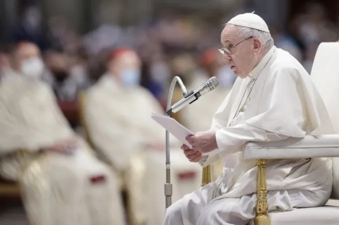 Il Papa legge l'omelia |  | Daniel Ibanez / ACI group