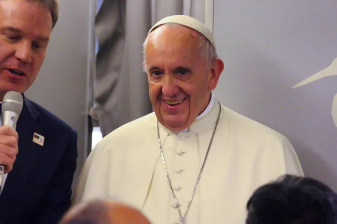 Il Papa incontra i giornalisti di rientro dal Bangladesh |  | Ed Pentin