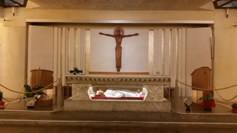 Il corpo di Santa Maria Goretti nel Santuario |  | Martha Calderon / Aci Group