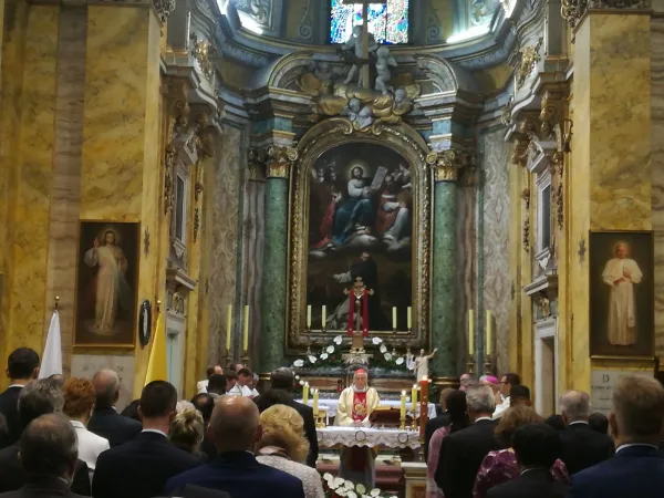 Il Cardinale Grocholewski presiede la Messa nella chiesa di San Stanislao |  | ACI Stampa