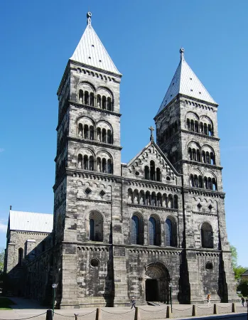 La cattedrale romanica di Lund, costruita quando la Svezia era cattolica,ora luterana  |  | Wikipedia