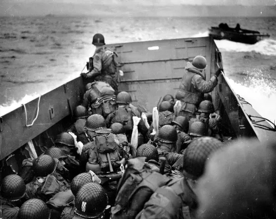 Le truppe americane sbarcano sulle coste della Normandia, 6 giugno 1944 |  | Conseil Régional de Basse-Normandie / National Archives USA 