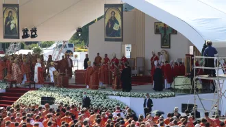 Papa Francesco in Slovacchia: “La croce non sia un simbolo politico"