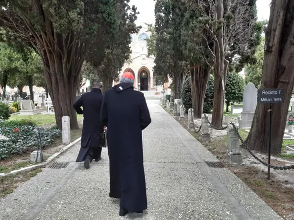 Il Patriarca di Venezia Francesco Moraglia al cimitero di San Michele in Isola |  | Gente Veneta