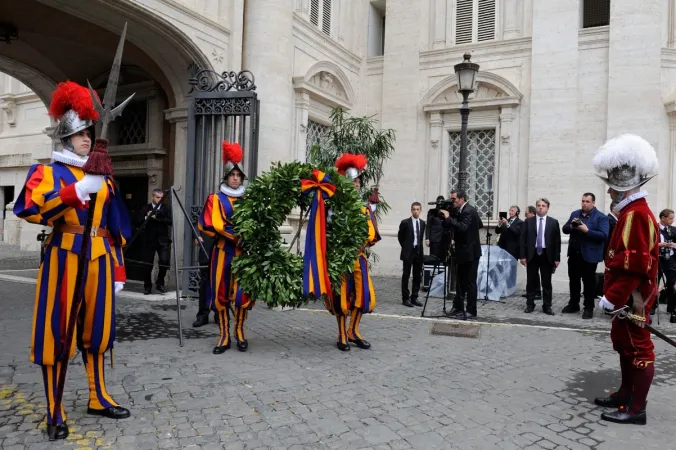 La deposizione della Corona in Piazza dei Martiri- 2019 |  | Guardia Svizzera Pontificia