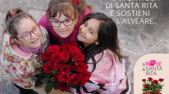 Papa Francesco ringrazia per le rose di Santa Rita e benedice l'impegno delle Apette