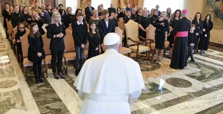 Il Papa e le famiglie |  | Vatican Media / ACI group