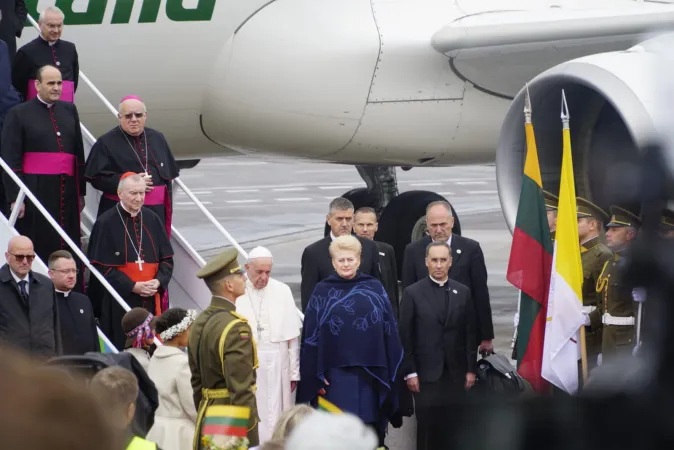 L'arrivo del Papa a Vilnius |  | Andrea Gagliarducci Aci Stampa