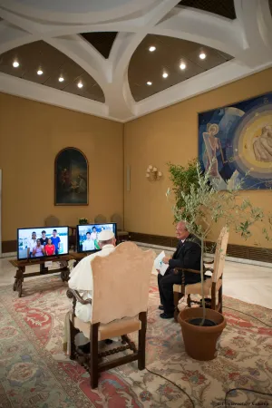 Il Papa durante il video messaggio alle Scholas Occurrentes |  | Osservatore Romano