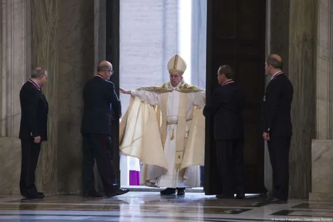 Il Papa apre la Porta Santa del Giubileo della Misericordia |  | Vatican Media - ACI Group