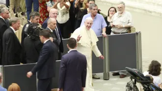 Il Papa: Gesù non vuole lasciare nessuno nella solitudine e nel bisogno 