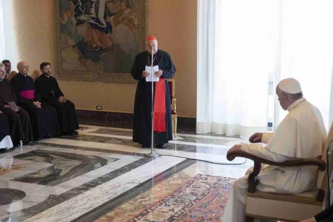 Cardinale Sandri e Papa Francesco | Il Cardinale Sandri, prefetto della Congregazione delle Chiese Orientali, incontra Papa Francesco durante una plenaria della Congregazione | Vatican Media / ACI Group