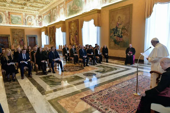Papa Francesco, Sala del Concistoro | Papa Francesco durante l'udienza con la Galileo Foundation, Sala del Concistoro, 8 febbraio 2019 | Vatican Media / ACI Group
