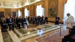 Papa Francesco durante l'udienza con la Galileo Foundation, Sala del Concistoro, 8 febbraio 2019 / Vatican Media / ACI Group