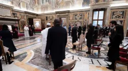 Papa Francesco riceve un gruppo di ambasciatori per le presentazione delle lettere credenziali nel 2019 / Vatican Media / ACI Group