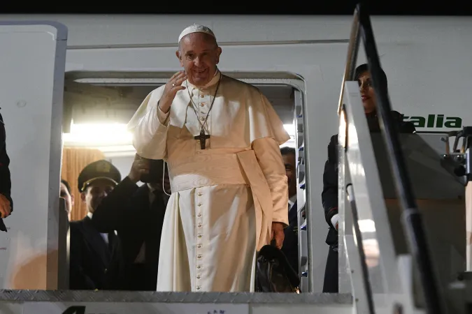Il Papa parte per Bangkok |  | Vatican Media 