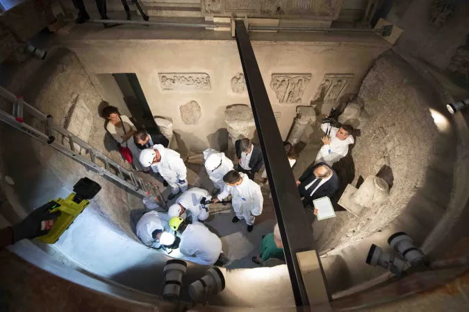 L'apertura degli ossari all'interno dell'edificio del Collegio Teutonico a fianco al cimitero  |  | Vatican Media