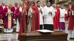 Papa Francesco celebra le esequie del Cardinale Sgreccia, Basilica Vaticana, 7 giugno 2019 / Vatican Media / ACI Group