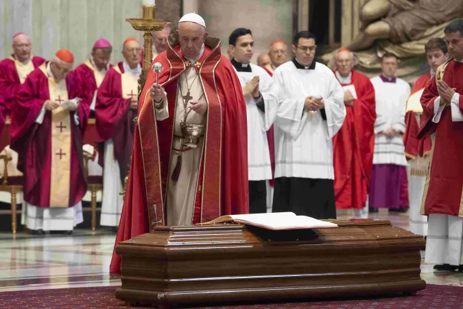 Papa Francesco celebra le esequie del Cardinale Sgreccia | Papa Francesco celebra le esequie del Cardinale Sgreccia, Basilica Vaticana, 7 giugno 2019 | Vatican Media / ACI Group