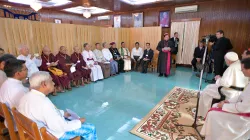 Papa Francesco incontra i leader religiosi del Myanmar nell'arcivescovado, Yangon, 28 novembre 2017 / L'Osservatore Romano / ACI Group