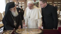 Papa Francesco incontra il Patriarca Theophilos III, Palazzo Apostolico, 23 ottobre 2017  / L'Osservatore Romano / ACI Group
