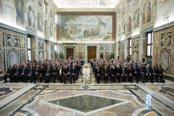 Papa Francesco incontra i dirigenti e i dipendenti delle Poste, Sala Clementina, Palazzo Apostolico, 10 febbraio 2018 / Vatican Media / ACI Group