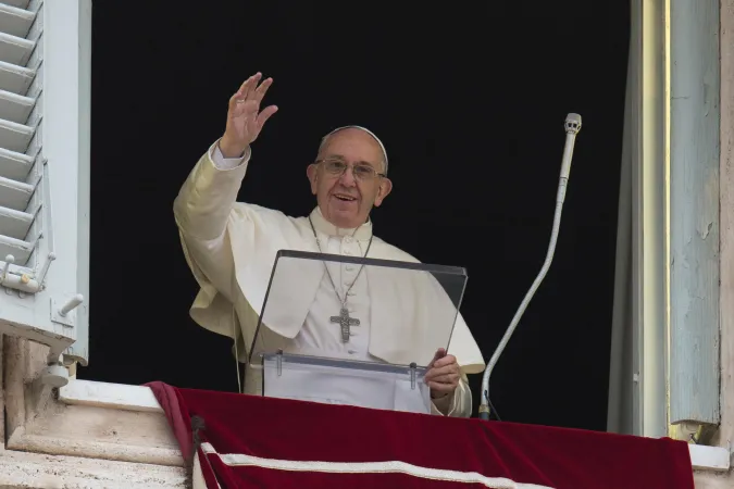 Papa Francesco, Palazzo Apostolico | Papa Francesco al termine di una recita dell'Angelus | Vatican Media / ACI Group