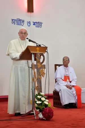 Papa Francesco in Bangladesh | Papa Francesco incontra sacerdoti e religiosi del Bangladesh nella Holy Rosary Church di Tejgaon, 2 dicembre 2017 | L'Osservatore Romano / ACI Group