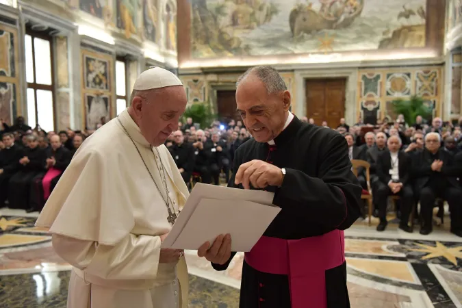 Il Papa riceve i parroci che hanno seguito il Corso della Rota Romana  |  | Osservatore Romano/ Aci Group