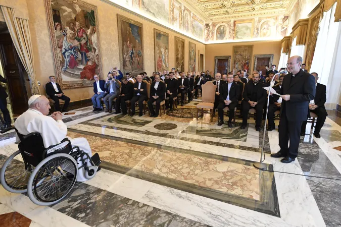 Papa Francesco, Paolini | Papa Francesco nell'udienza con la Famiglia Paolina, Palazzo Apostolico, 18 giugno 2022 | Vatican Media / ACI Group