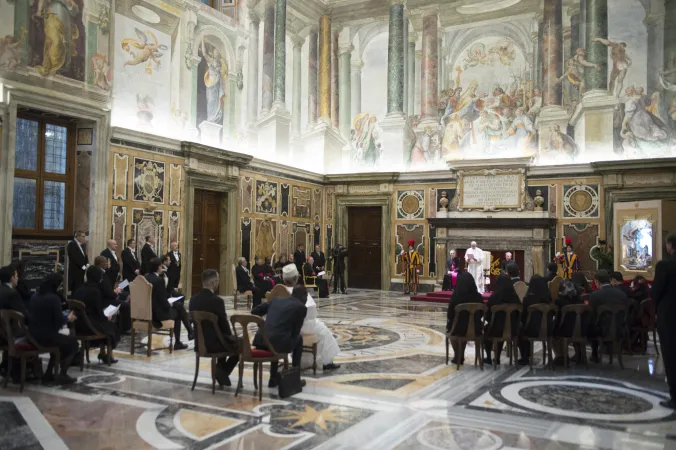 Il Papa con un gruppo di Ambasciatori |  | Vatican Media - ACI Group