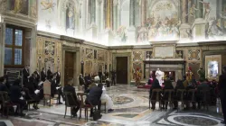 Papa Francesco in un passato incontro con i nuovi ambasciatori accreditati presso la Santa Sede  / Vatican Media / ACI Group